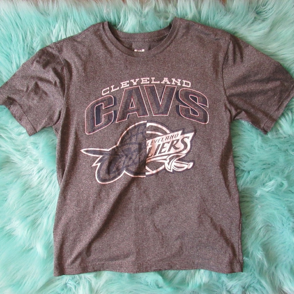 Mens Gray Cleveland Cavs Shirt